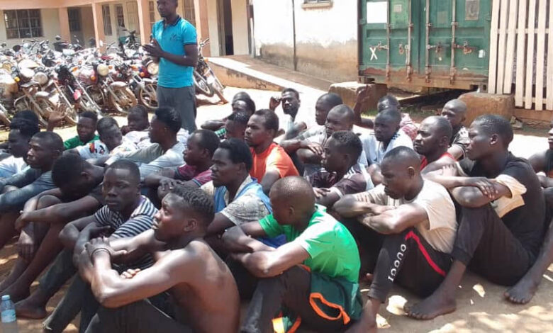 31 HOUSE BREAKER AND BURGLARY SUSPECTS ARE IN POLICE CUSTODY-LIRA